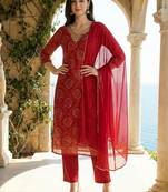 Women Ethnic Motifs Printed Thread Work Kurta with Trousers & With Dupatta