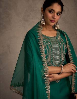 Women Ethnic Motifs Embroidered Liva Kurta with Trousers & With Dupatta 3