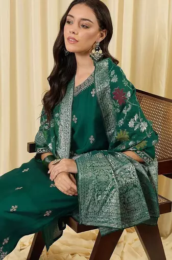 Women Ethnic Motifs Embroidered Thread Work Kurta with Trousers & With Dupatta