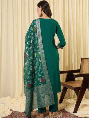 Women Ethnic Motifs Embroidered Thread Work Kurta with Trousers & With Dupatta 3