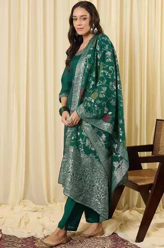 Women Ethnic Motifs Embroidered Thread Work Kurta with Trousers & With Dupatta