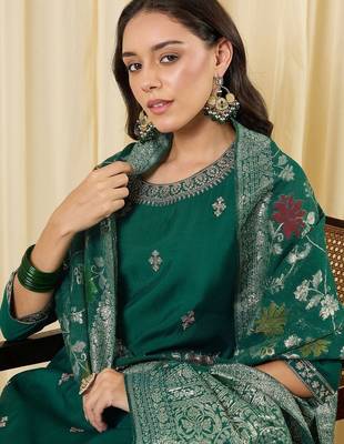 Women Ethnic Motifs Embroidered Thread Work Kurta with Trousers & With Dupatta 6