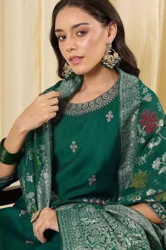 Women Ethnic Motifs Embroidered Thread Work Kurta with Trousers & With Dupatta
