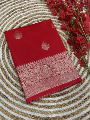 Red soft silk blend saree with zari weaving meenakari design 3