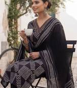 Women Printed Thread Work Cotton Kurta with Trousers & With Dupatta