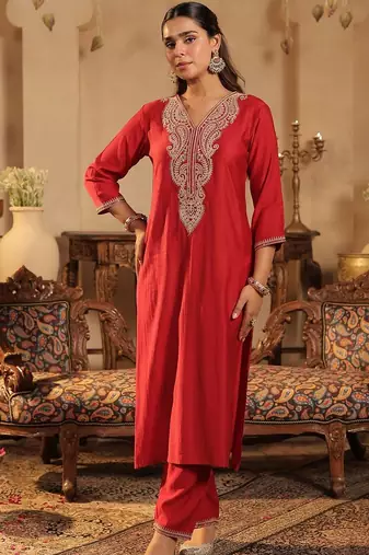 Women Paisley Embroidered Kurta & Trouser With Dupatta
