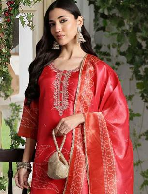 Women Ethnic Motifs Embroidered Thread Work Kurta with Trousers & With Dupatta 2
