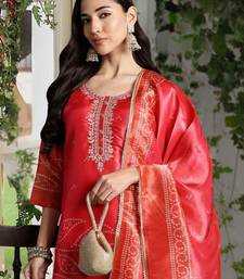 Women Ethnic Motifs Embroidered Thread Work Kurta with Trousers & With Dupatta