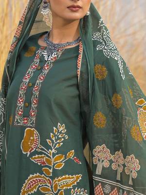 Women Ethnic Motifs Printed Cotton Kurta with Trousers & With Dupatta 2