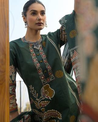 Women Ethnic Motifs Printed Cotton Kurta with Trousers & With Dupatta 6