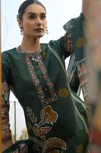 Women Ethnic Motifs Printed Cotton Kurta with Trousers & With Dupatta
