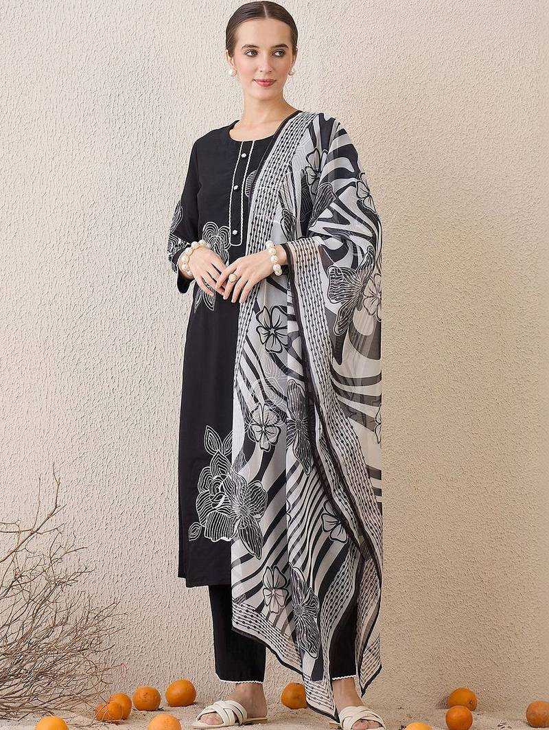 Women Floral Embroidered Thread Work Linen Kurta with Trousers & With Dupatta