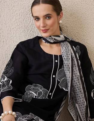 Women Floral Embroidered Thread Work Linen Kurta with Trousers & With Dupatta 2