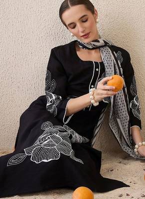 Women Floral Embroidered Thread Work Linen Kurta with Trousers & With Dupatta 3