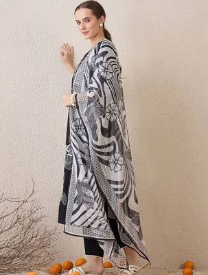 Women Floral Embroidered Thread Work Linen Kurta with Trousers & With Dupatta 6