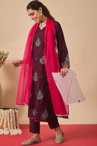 Women Ethnic Motifs Embroidered Thread Work Liva Kurta with Trousers & With Dupatta