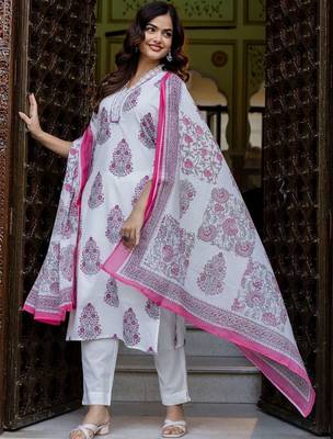 Women Floral Printed Cotton Kurta with Trousers & With Dupatta 1