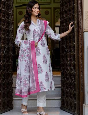 Women Floral Printed Cotton Kurta with Trousers & With Dupatta 3