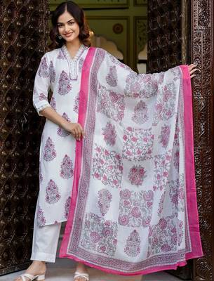 Women Floral Printed Cotton Kurta with Trousers & With Dupatta 5