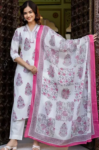 Women Floral Printed Cotton Kurta with Trousers & With Dupatta