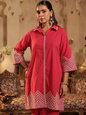 Women Geometric Embroidered Cotton Kurta with Palazzos 2
