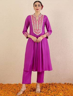 Women Solid Embroidered Kurta with Pyjama 2