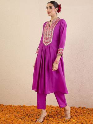 Women Solid Embroidered Kurta with Pyjama 4