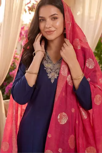 Women Ethnic Motifs Embroidered Thread Work Kurta with Trousers & With Dupatta