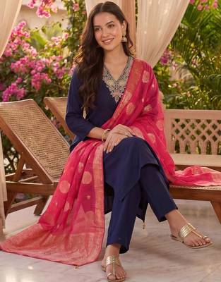 Women Ethnic Motifs Embroidered Thread Work Kurta with Trousers & With Dupatta 5