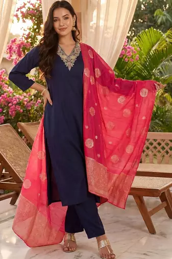 Women Ethnic Motifs Embroidered Thread Work Kurta with Trousers & With Dupatta