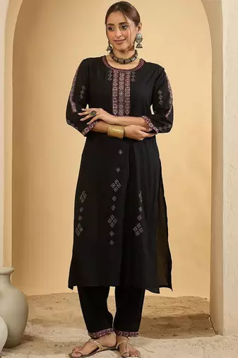Women Ethnic Motifs Embroidered Thread Work Kurta with Trousers