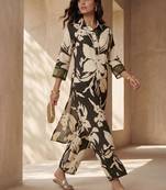 Women Floral Printed Kurta with Trousers