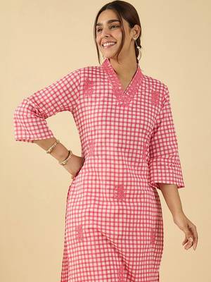 Women Thread Work Cotton Kurta with Trousers 4