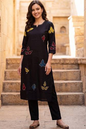 Women Ethnic Motifs Embroidered Thread Work Kurta with Trousers