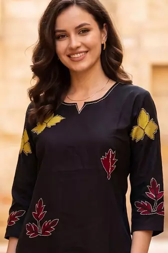 Women Ethnic Motifs Embroidered Thread Work Kurta with Trousers