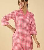 Checked V Neck Thread Work Cotton Straight Kurta With Trousers