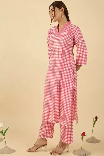 Checked V Neck Thread Work Cotton Straight Kurta With Trousers