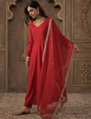 Liva Sweetheart Neck Anarkali Kurta With Trousers & Dupatta 4