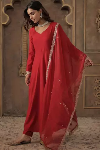 Liva Sweetheart Neck Anarkali Kurta With Trousers & Dupatta
