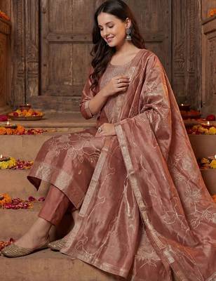 Women Kurta with Trousers & With Dupatta 2