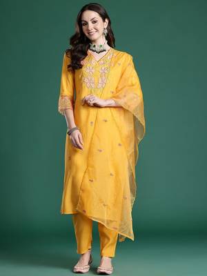 Floral Embroidered Thread Work Kurta with Trousers & With Dupatta 5