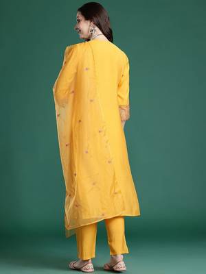 Floral Embroidered Thread Work Kurta with Trousers & With Dupatta 7