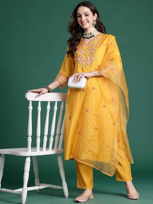 Floral Embroidered Thread Work Kurta with Trousers & With Dupatta 8
