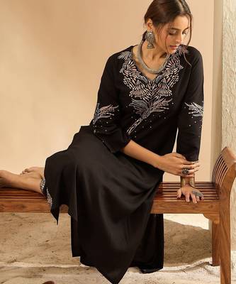 Women Embroidered Kurta with Trousers 1