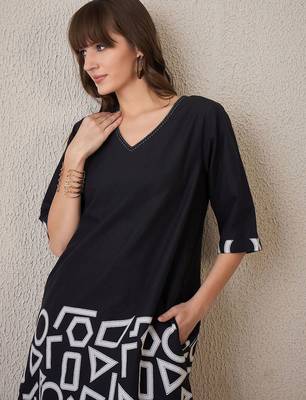 Geometric Printed V-Neck Cotton A-Line Kurta With Palazzos 2