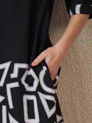 Geometric Printed V-Neck Cotton A-Line Kurta With Palazzos 3