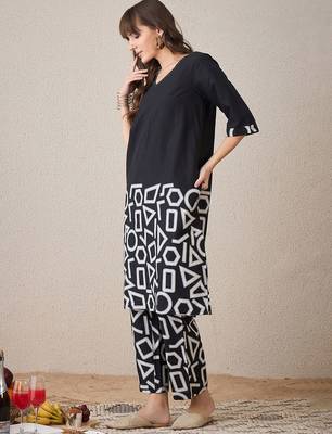 Geometric Printed V-Neck Cotton A-Line Kurta With Palazzos 5