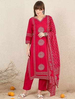Ethnic Motifs Printed Cotton V-Neck Straight Kurta with Trousers & Dupatta 1