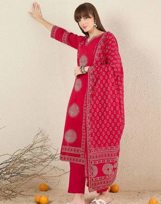 Ethnic Motifs Printed Cotton V-Neck Straight Kurta with Trousers & Dupatta 3