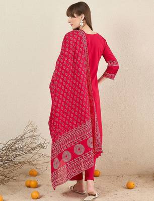 Ethnic Motifs Printed Cotton V-Neck Straight Kurta with Trousers & Dupatta 5